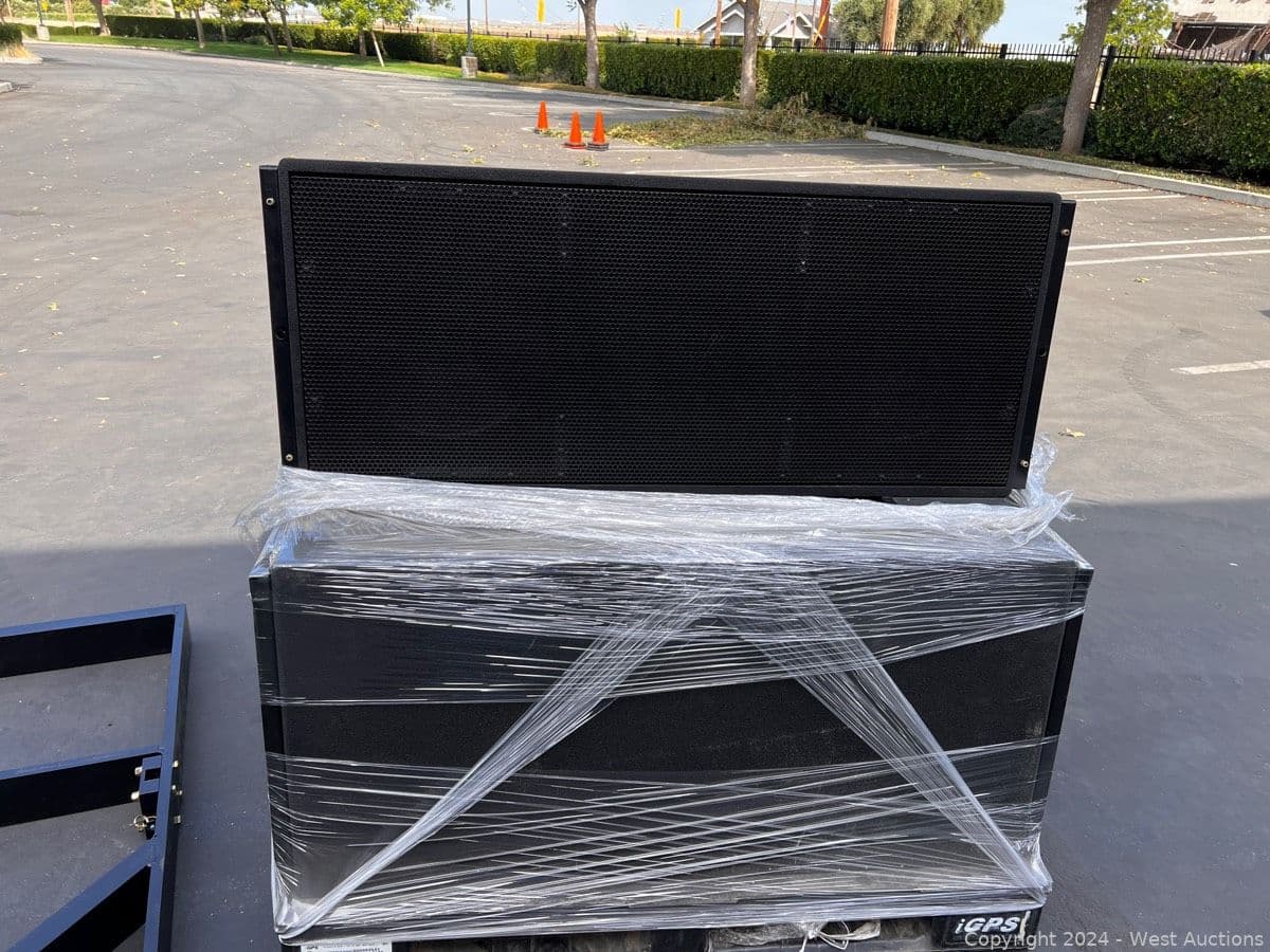 1-jbl-vt4889-permanent-install-line-array-loudspeaker-574369