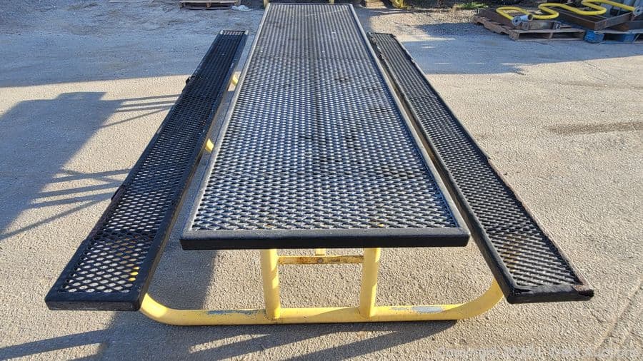 10-39-outdoor-heavy-duty-free-standing-metal-picnic-table-593967