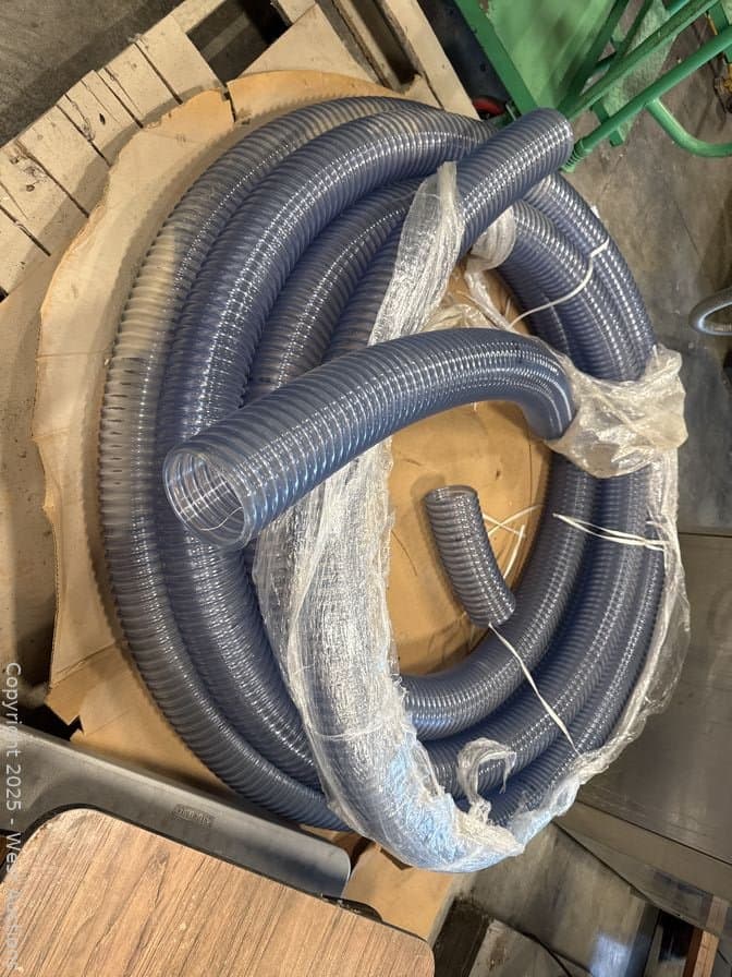 heavy-duty-length-of-4-dust-collection-hose-with-grounding-wire-mm27h23i
