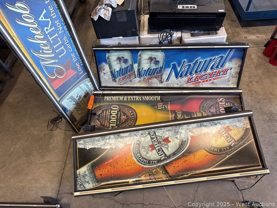 4-assorted-illuminated-beer-advertising-signage-barware-mm27h9qu