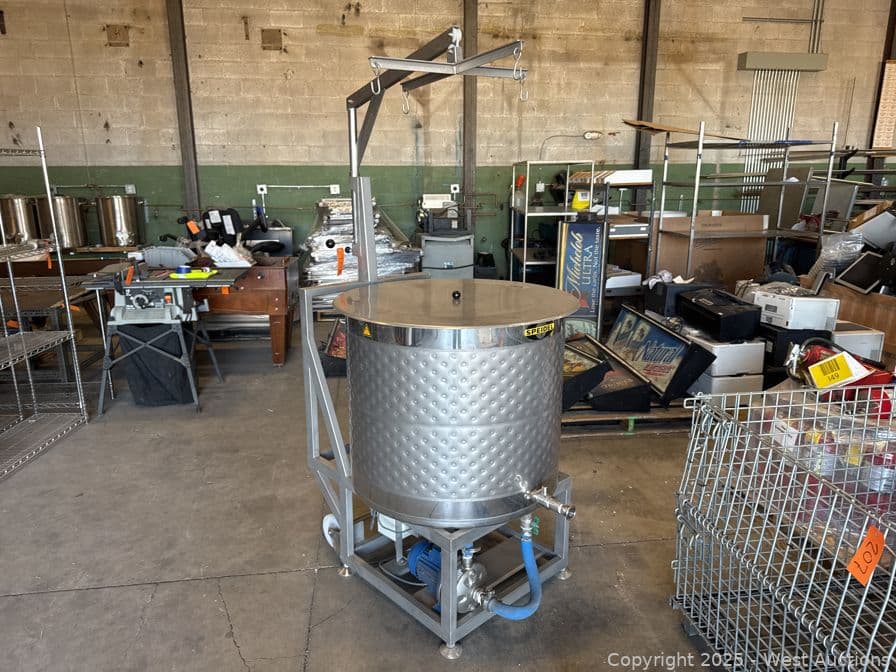speidel-braumeister-200i-3-in-1-brew-tank-with-top-hoist-pump-heating-elements-and-more-mm27hac1