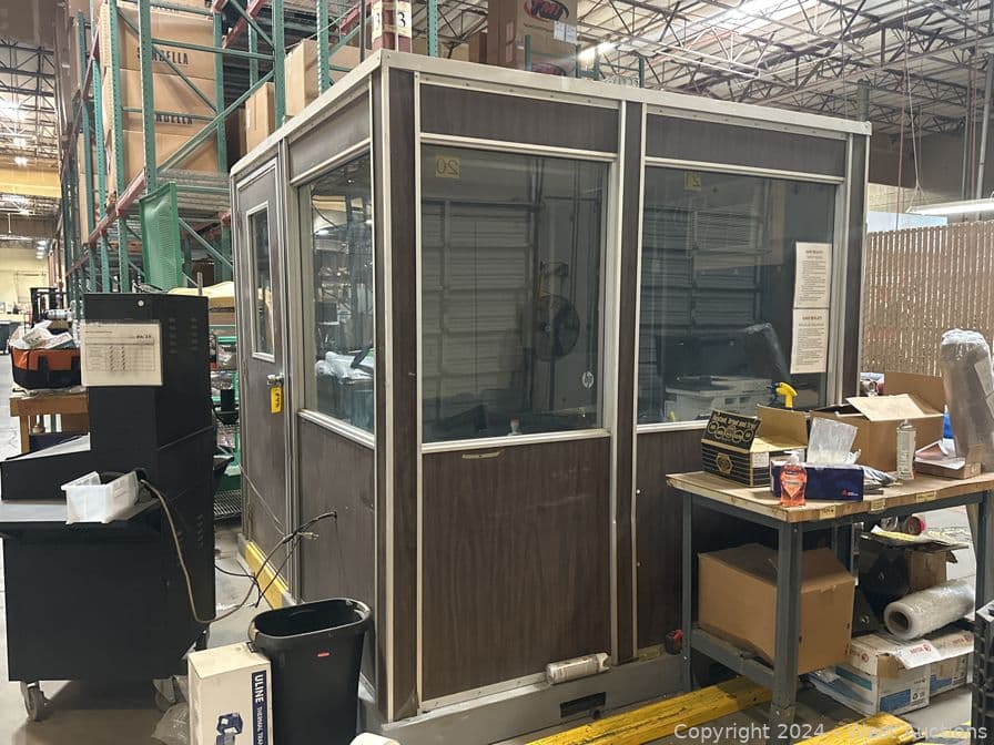 portable-office-contents-not-included-574060