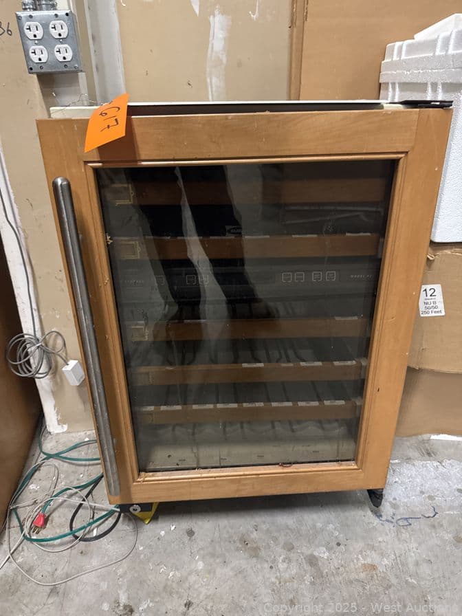 sub-zero-model-424-wine-refrigerator-integrated-cabinet-system-584312