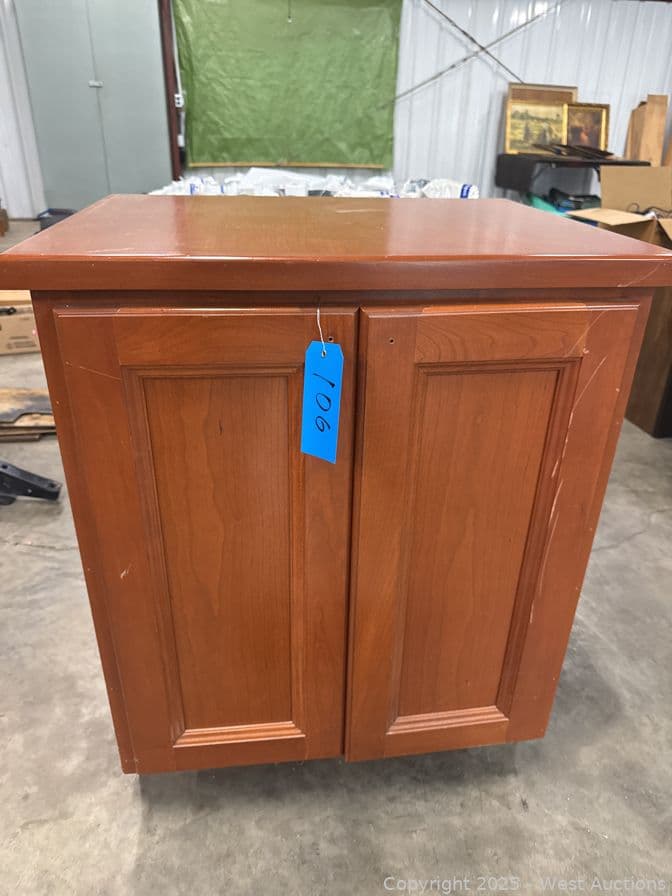 wood-cabinet-588458