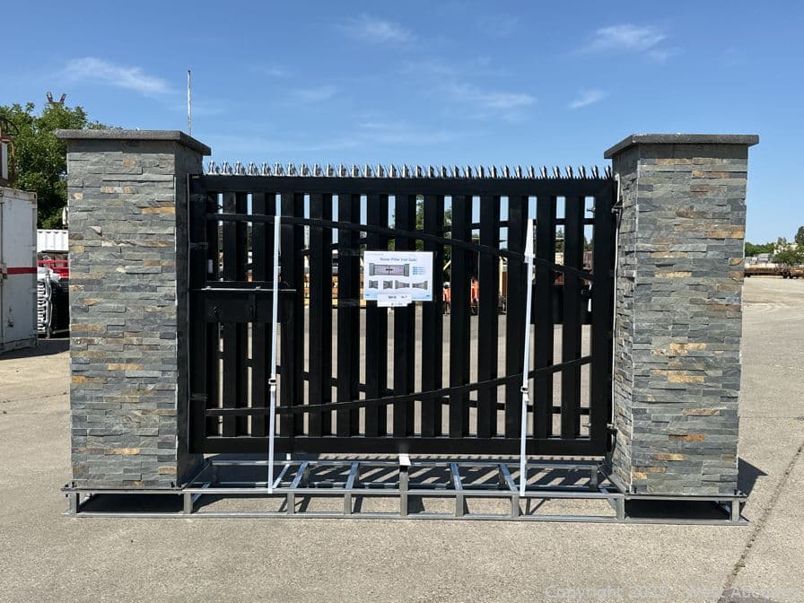 2025-17-39-stone-pillar-iron-gate-unused-592522