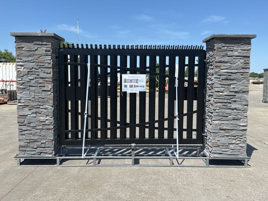 2025-17-39-stone-pillar-iron-gate-unused-592523