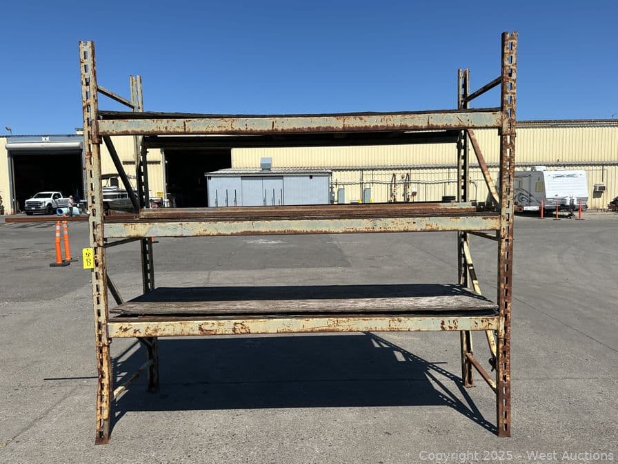 1-section-of-8-pallet-racking-593356